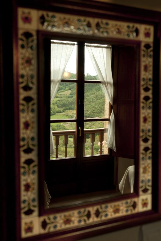 Trisqueles Y Buganvillas Villaviciosa (Asturias) Quarto foto