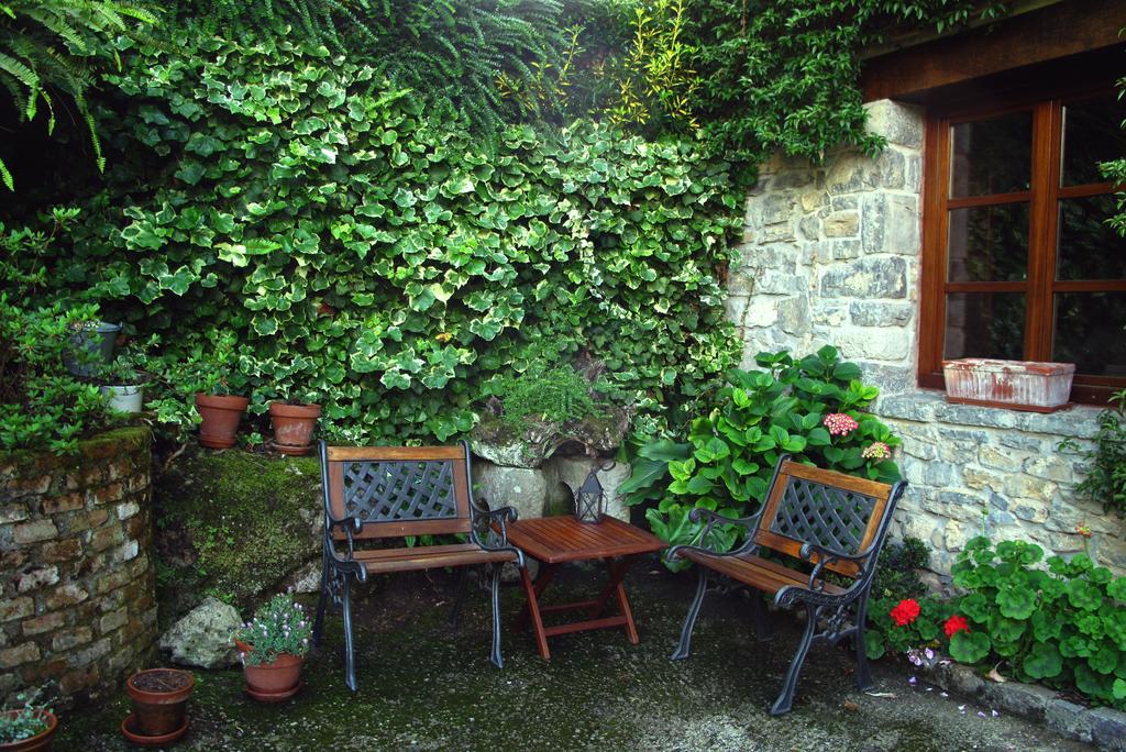 Trisqueles Y Buganvillas Villaviciosa (Asturias) Exterior foto