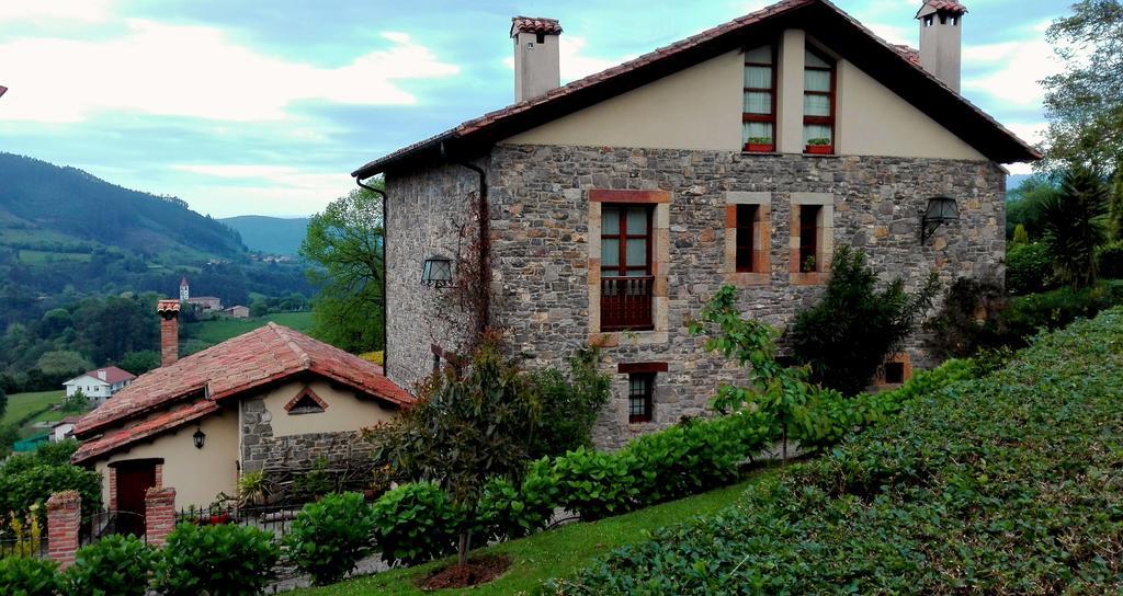 Trisqueles Y Buganvillas Villaviciosa (Asturias) Exterior foto